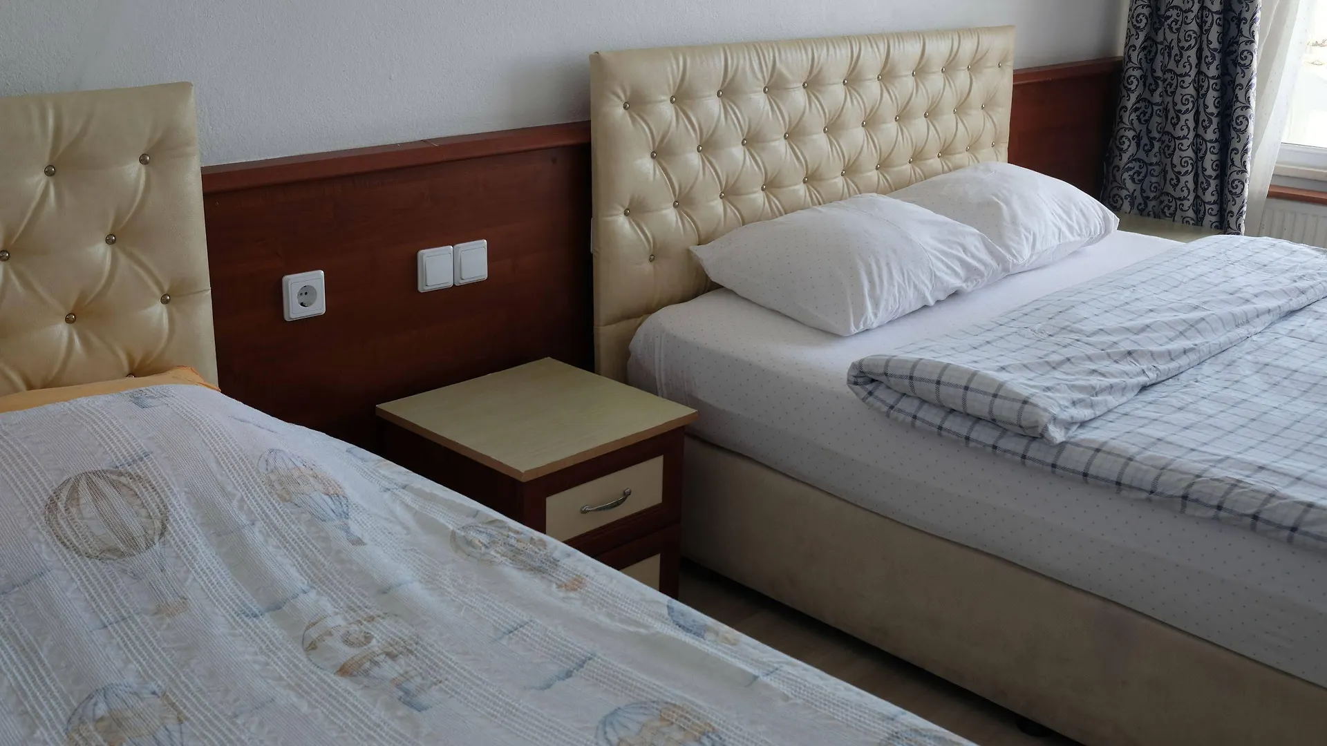 Ozsoy Hotel 악차이
